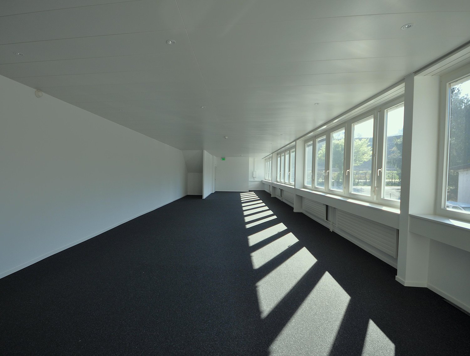 135m² office