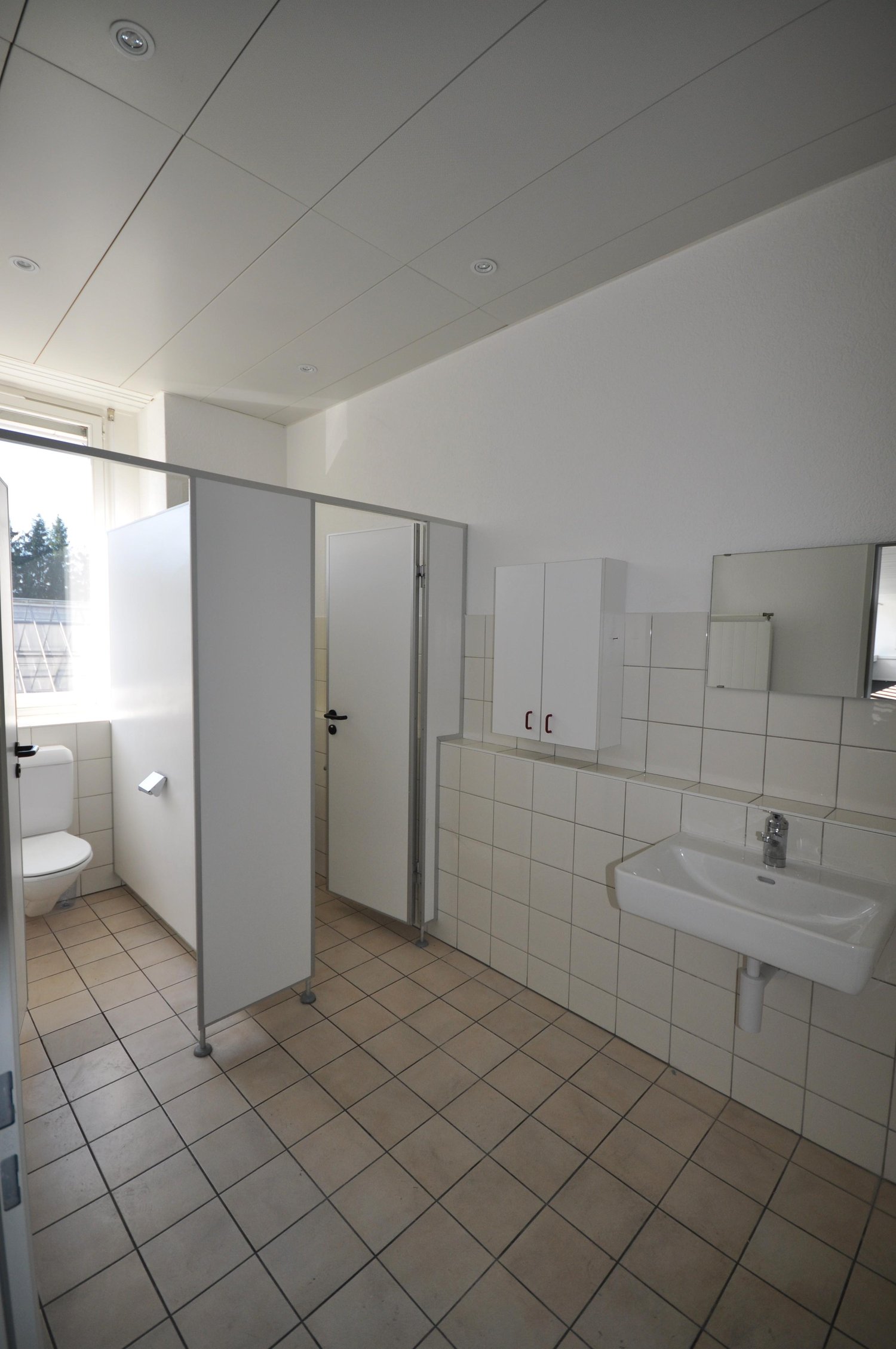 135m² office