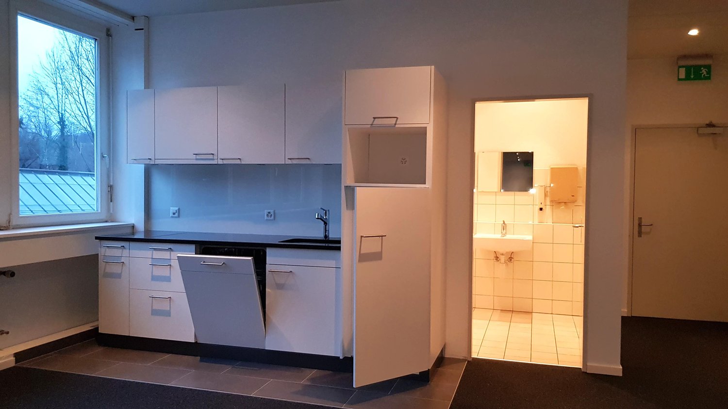 135m² office