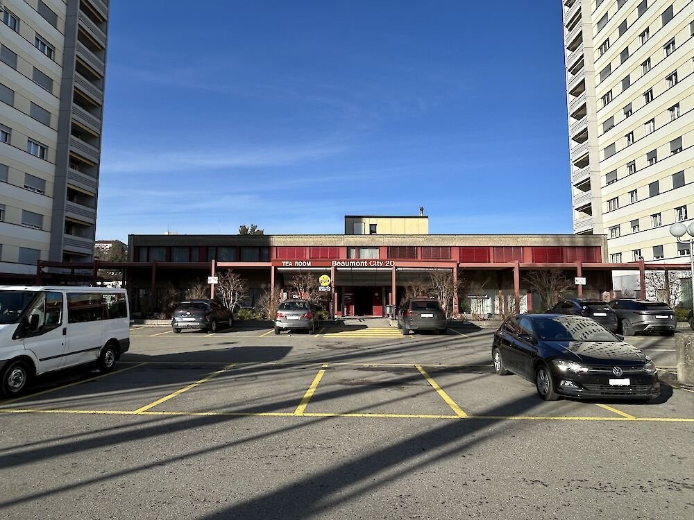 476m² office