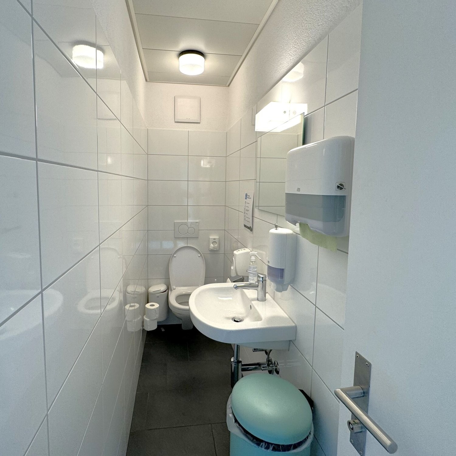 93m² commercial