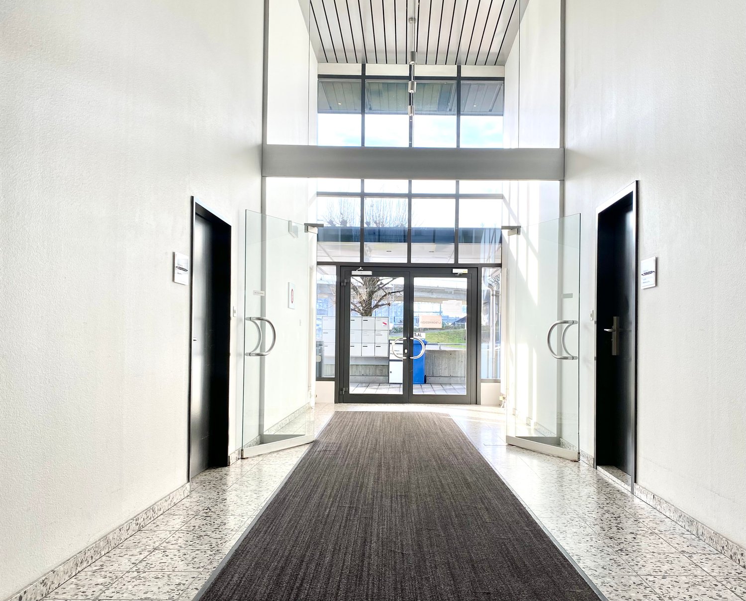 1900m² commercial