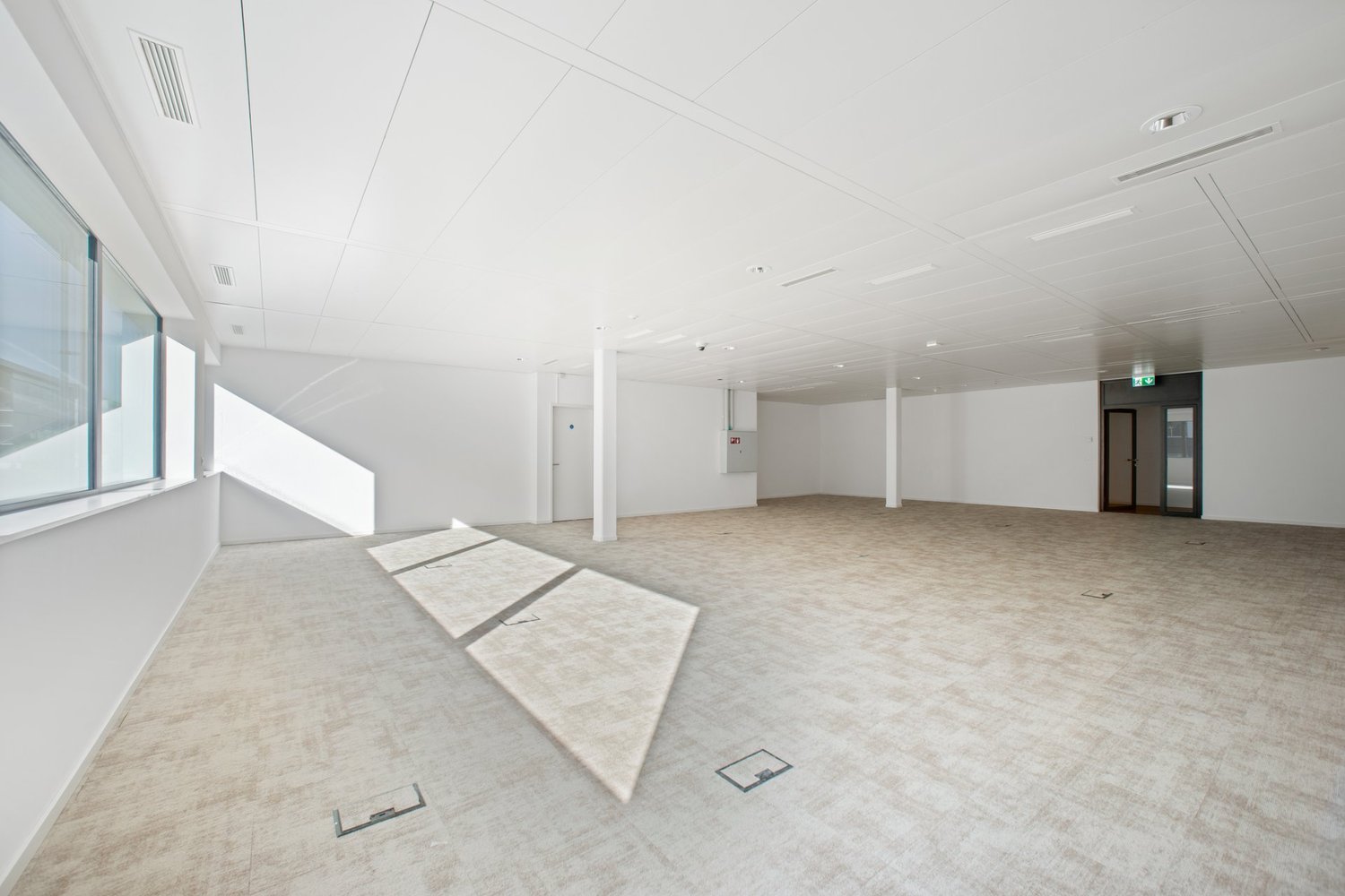 147m² office