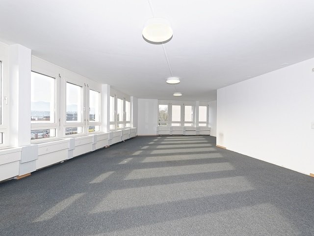 219m² office