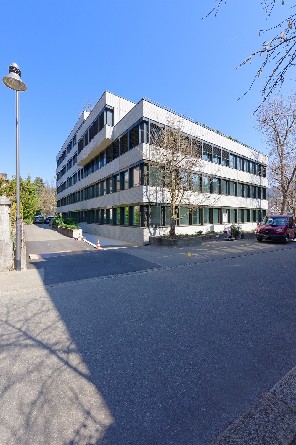 550m² commercial