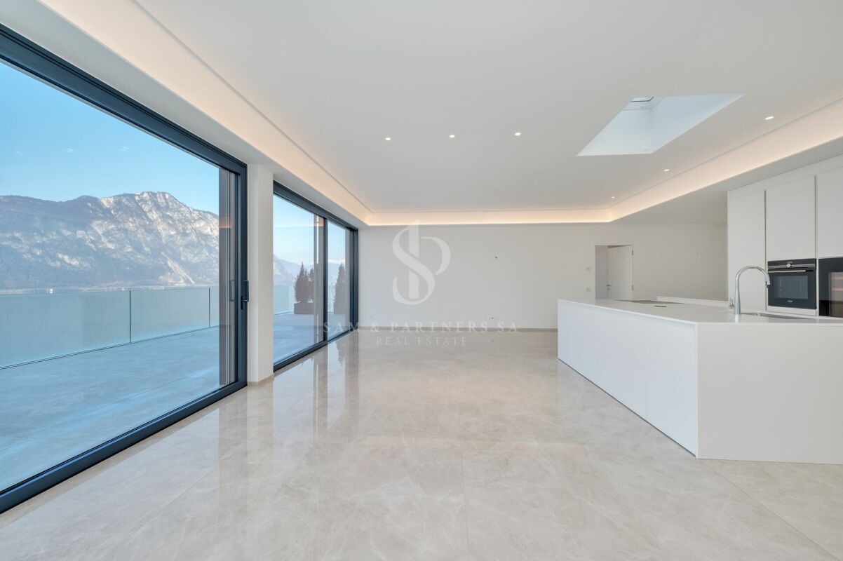 5 rooms apartment