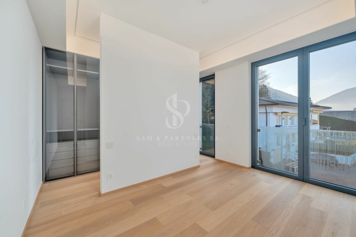 5 rooms apartment