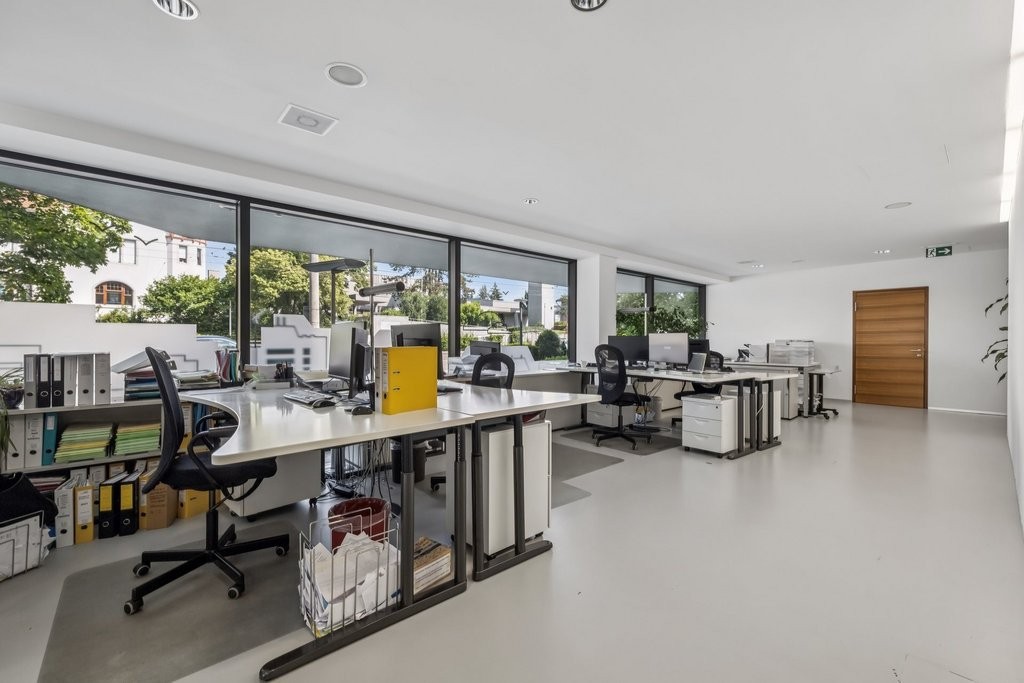 448m² commercial