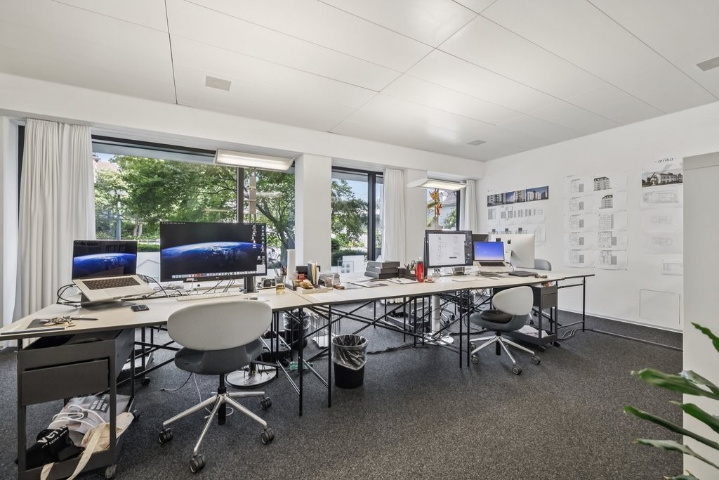 448m² commercial