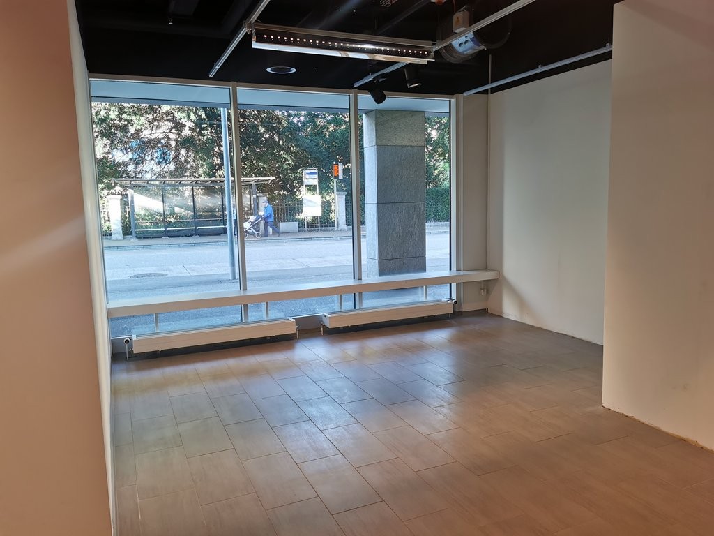 negozio di 195m²