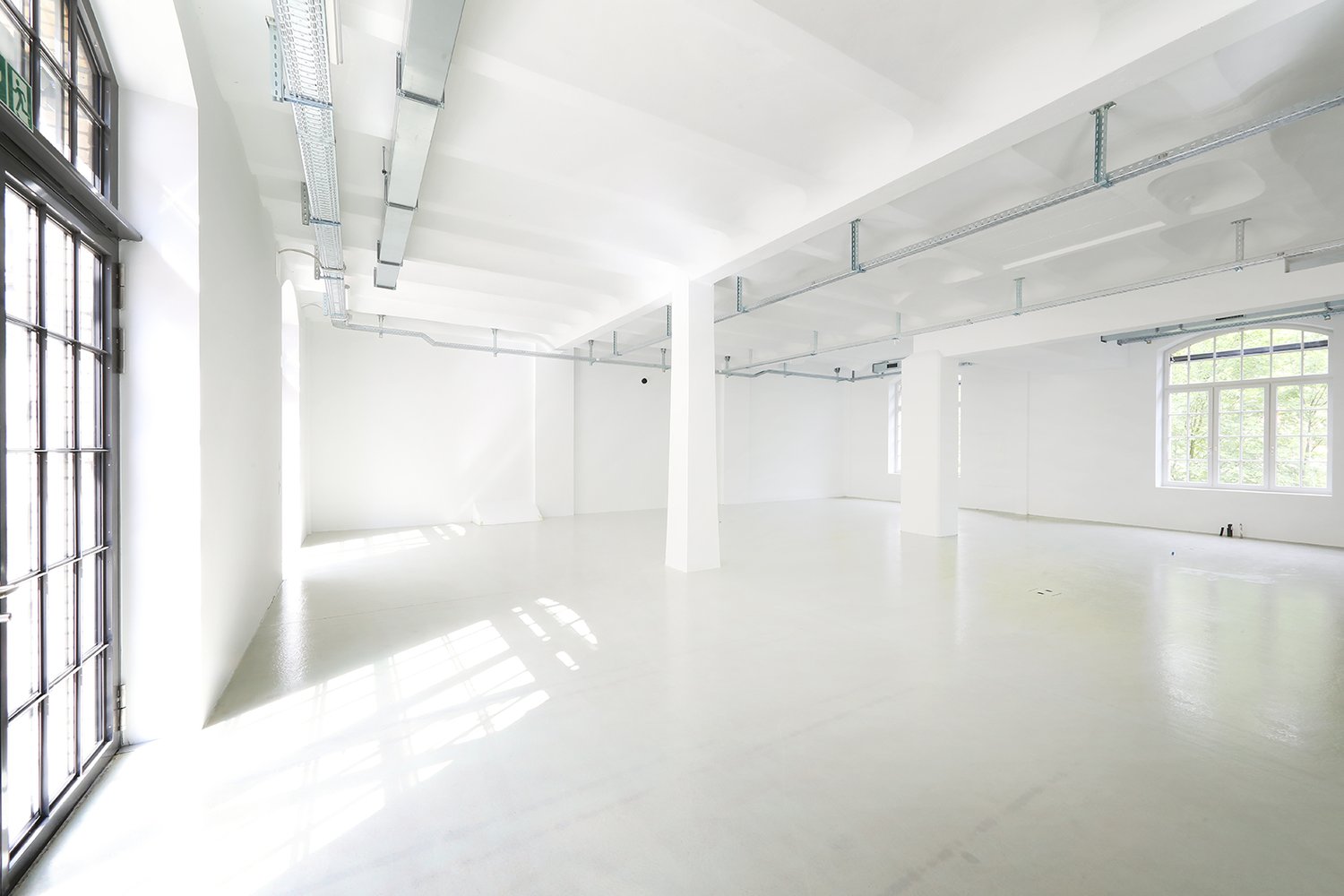 160m² commercial