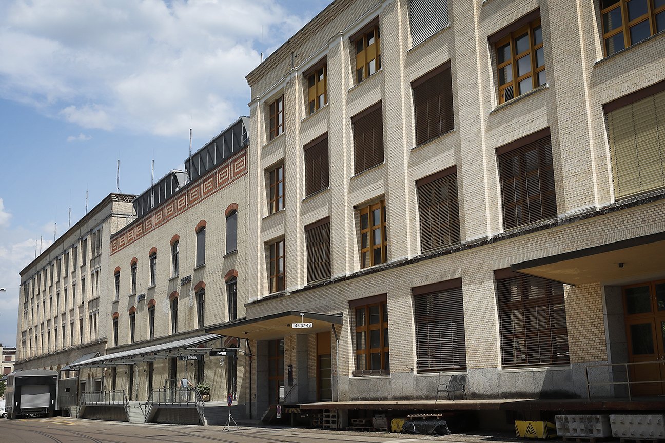 160m² commercial