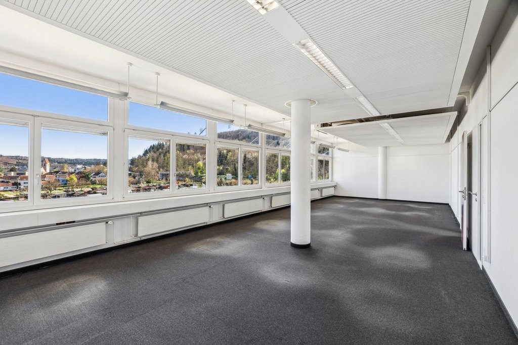 620m² commercial