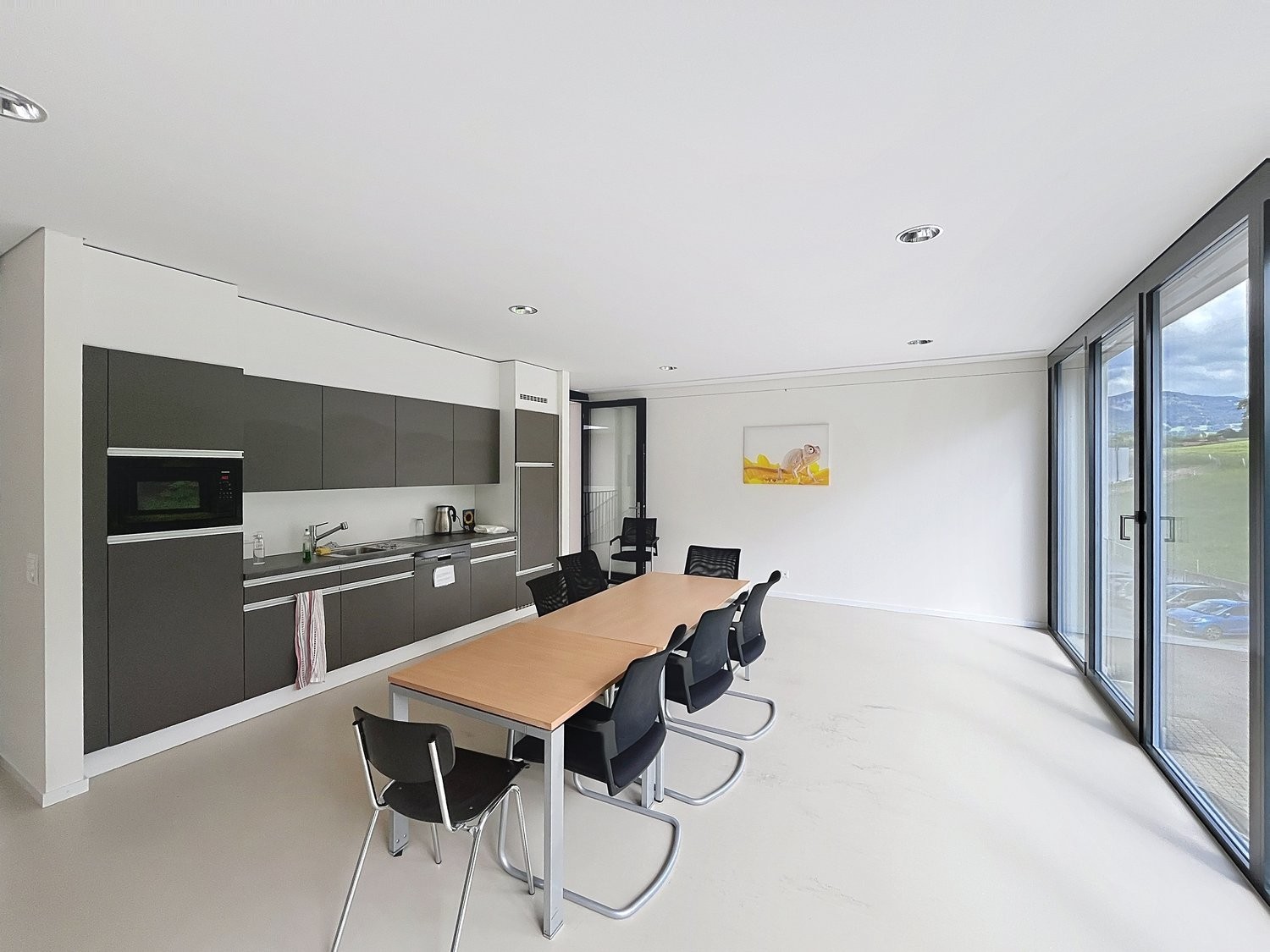 200m² office