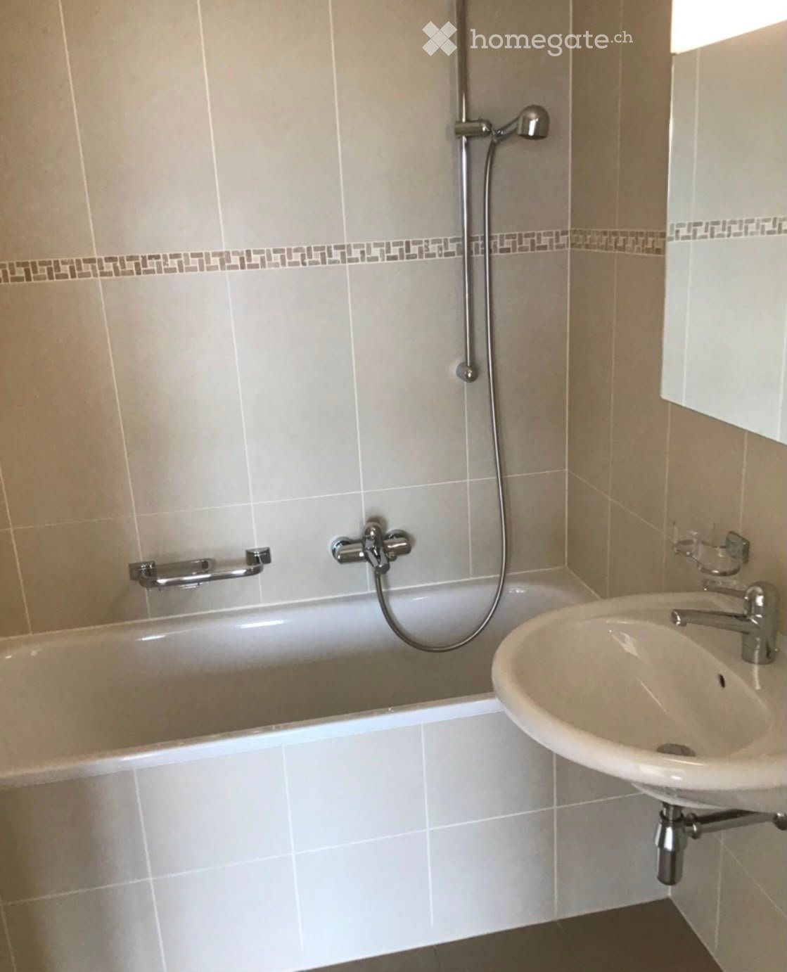 5 rooms apartment