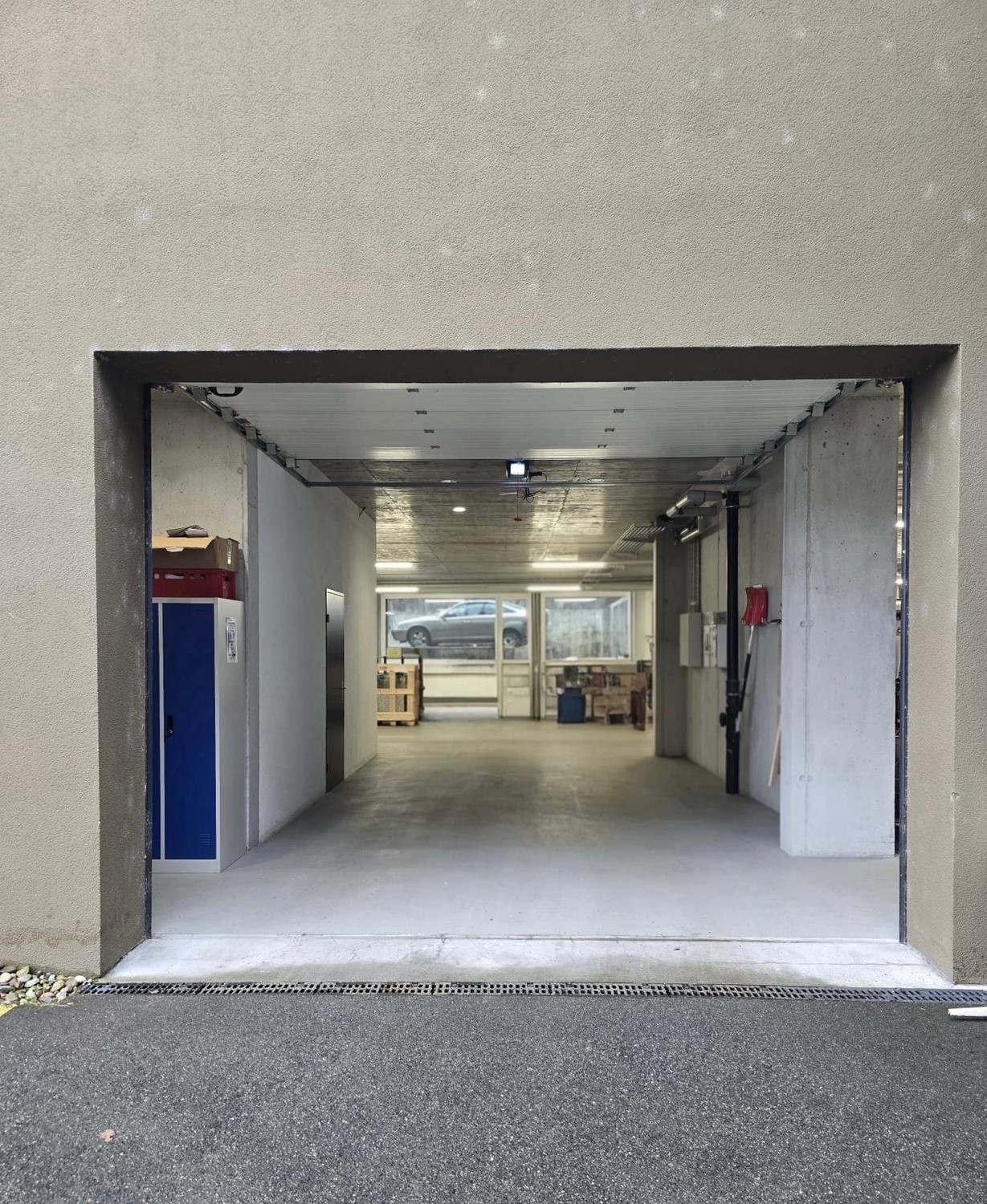 517m² commercial