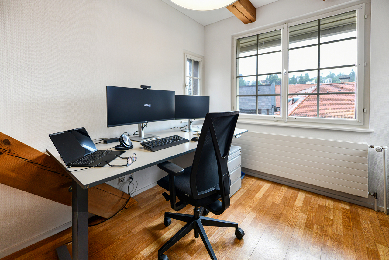258m² office