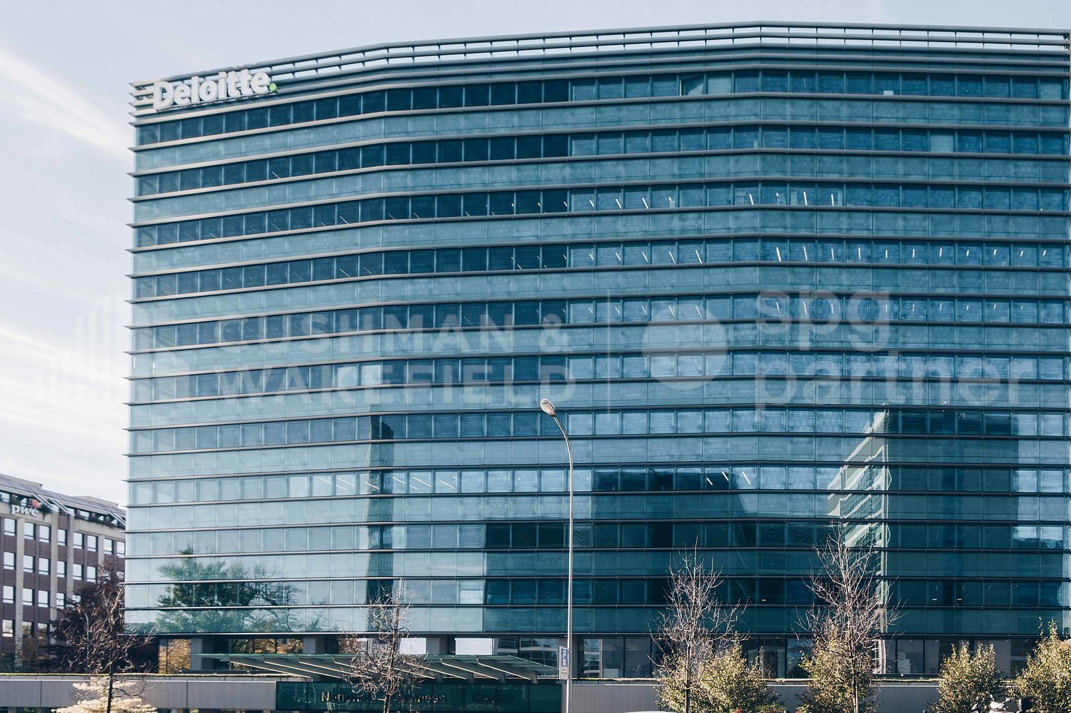 540m² office
