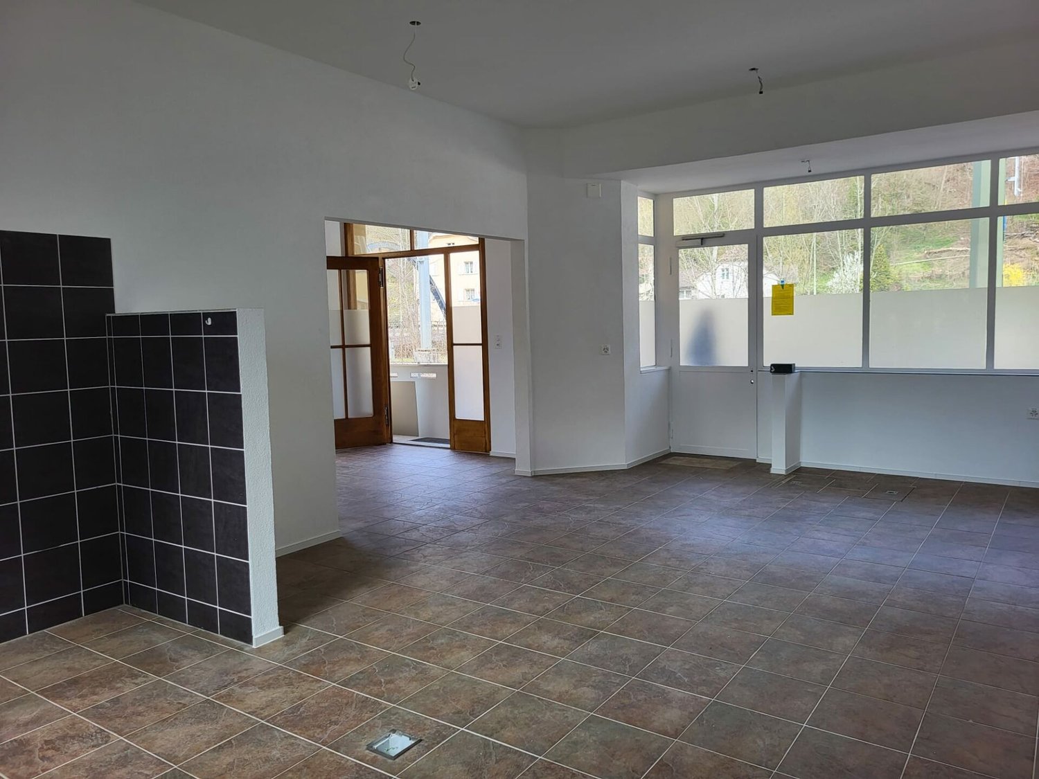 60m² office