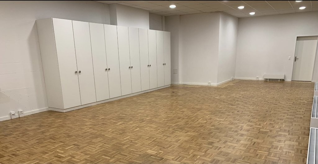 66m² office