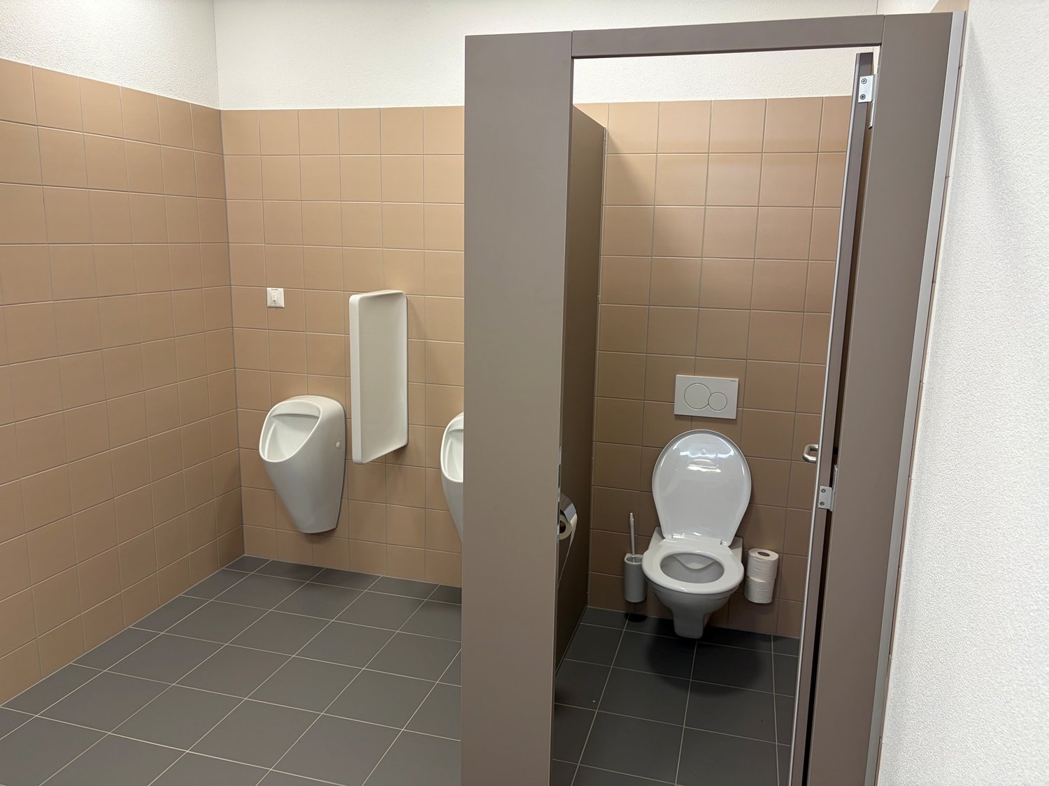 183m² office