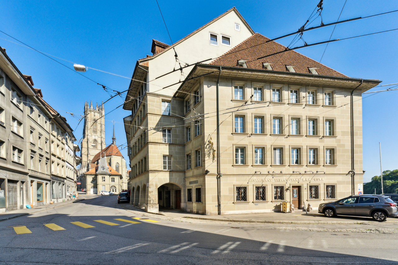 180m² arcade