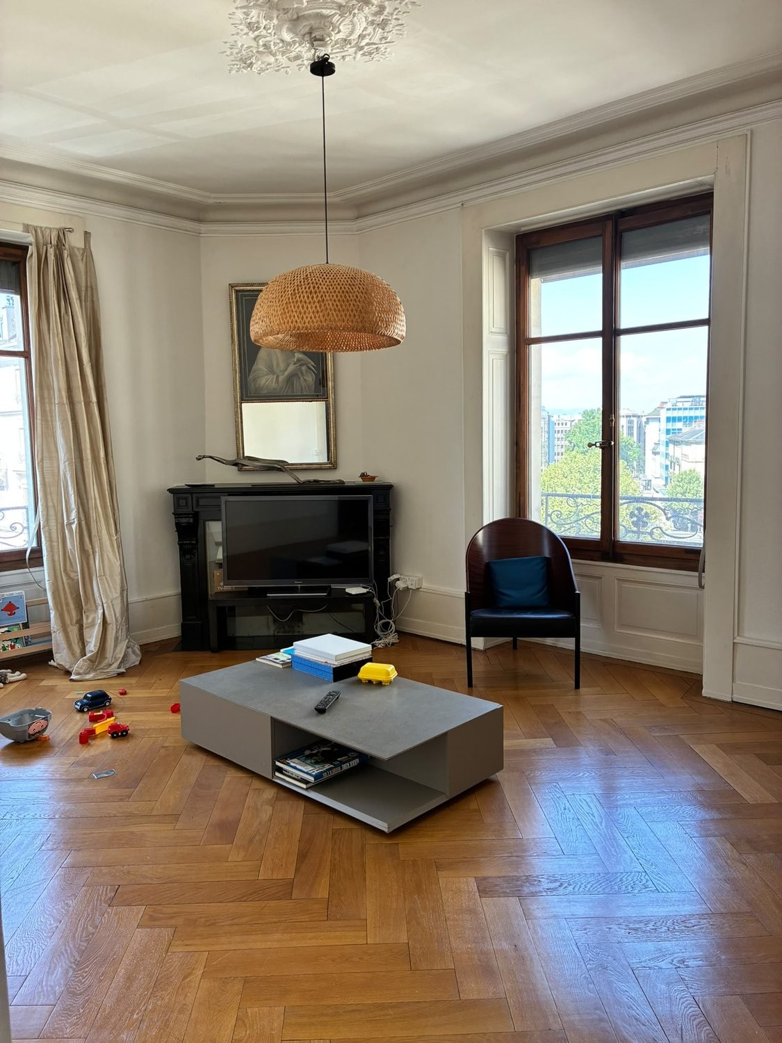 5 rooms apartment