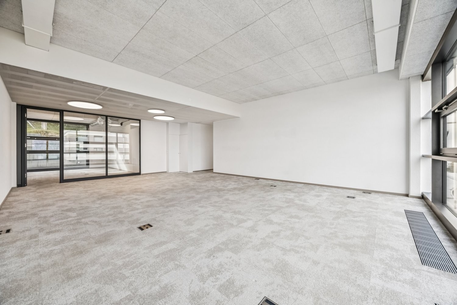 154m² office
