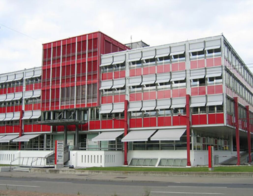 1000m² office