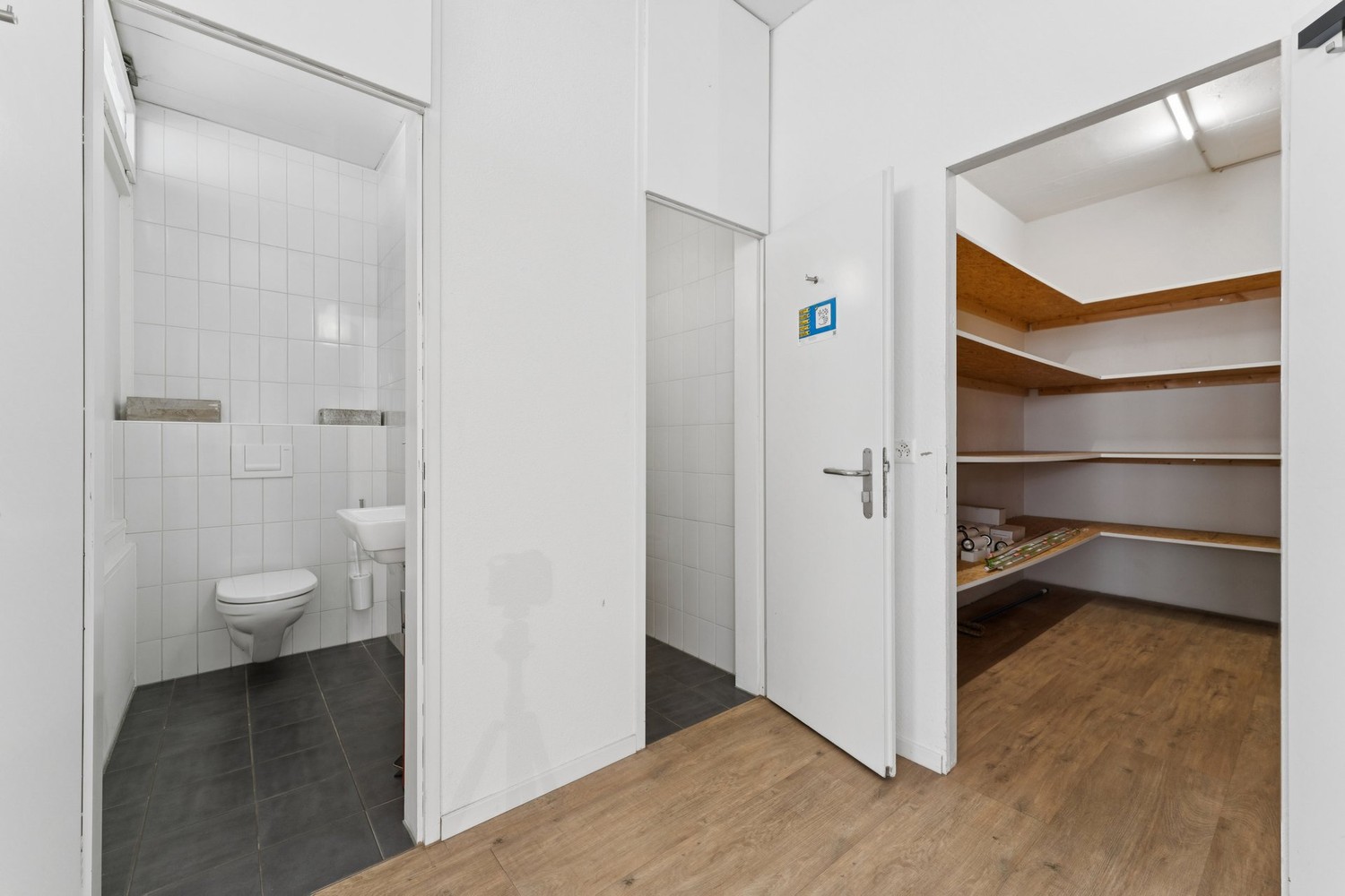 325m² shop