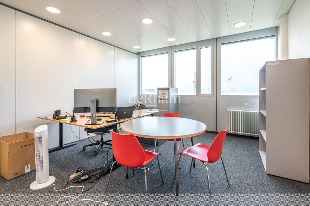 468m² office