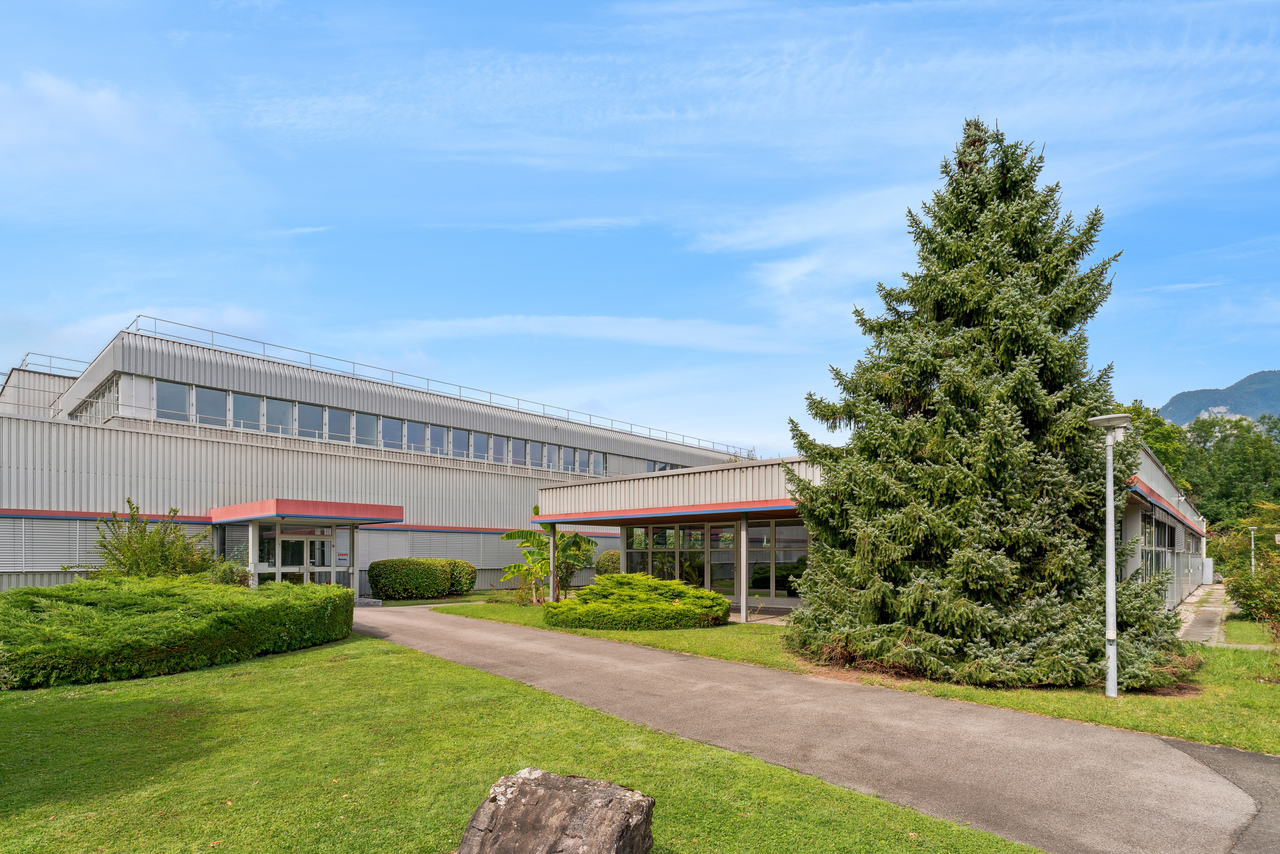 2690m² workshop