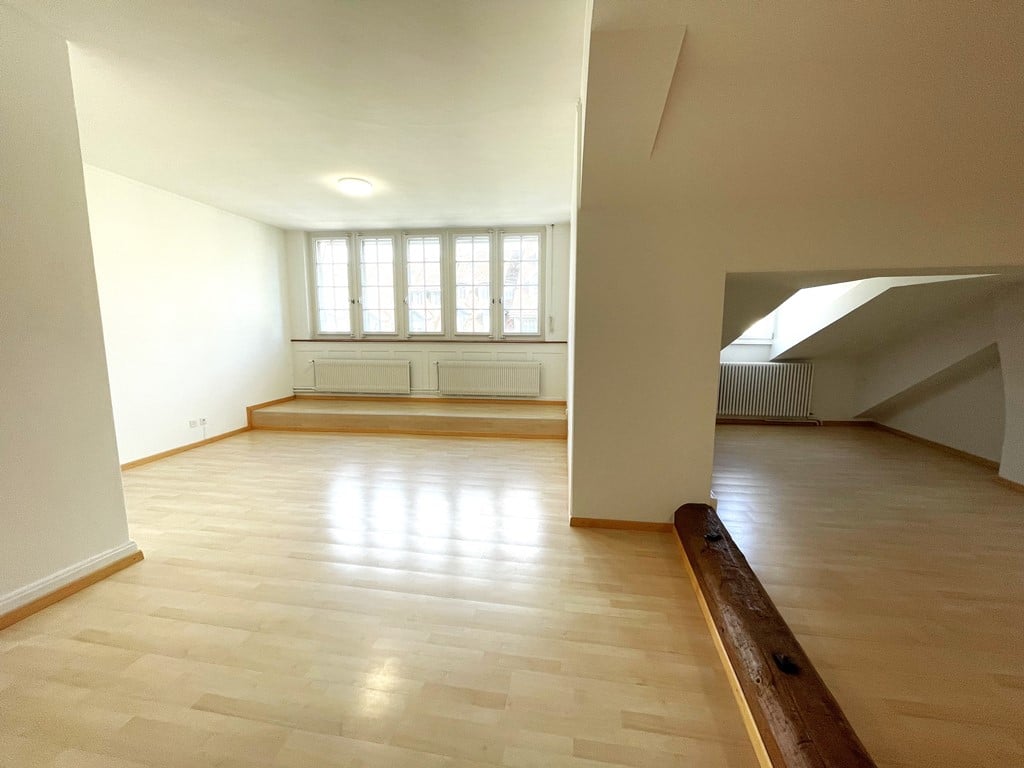 171m² office