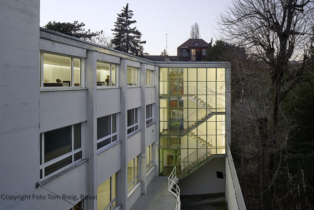 184m² office