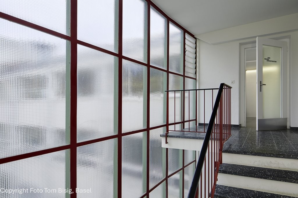 184m² office