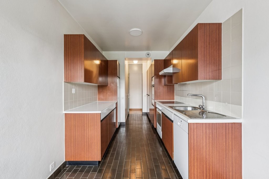 5 rooms apartment