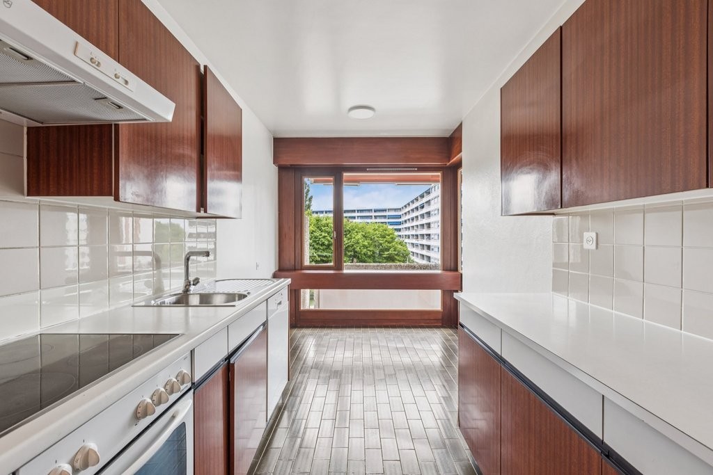 5 rooms apartment