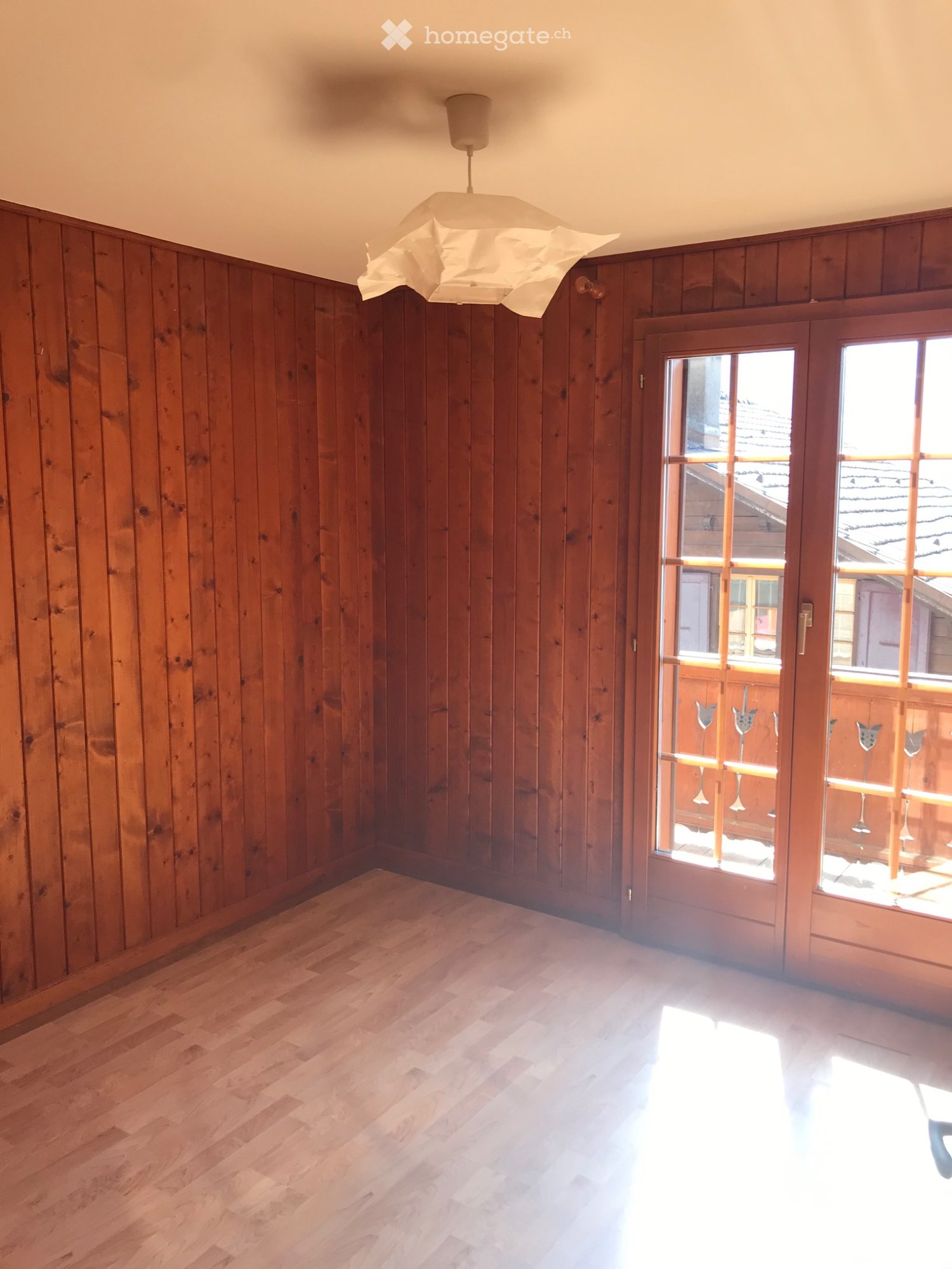3.5-Zimmer-Wohnung, unmöbliert, zur Jahresmiete im Dorfzentrum von Gryon zu vermieten. Für Haupt- oder Zweitwohnsitz. Frei ab Anfang Oktober.