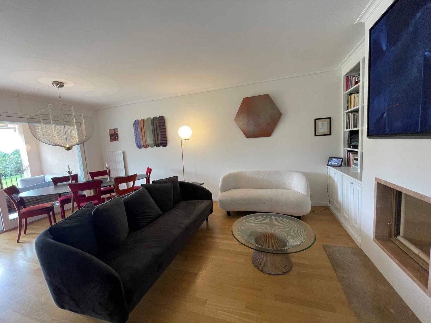 5 rooms apartment