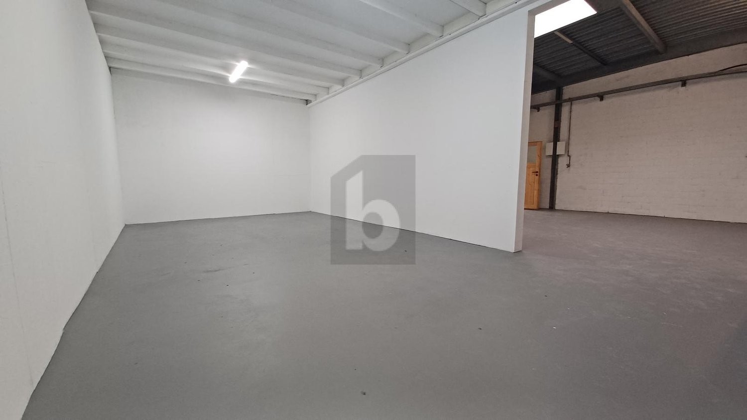 90m² magazzino