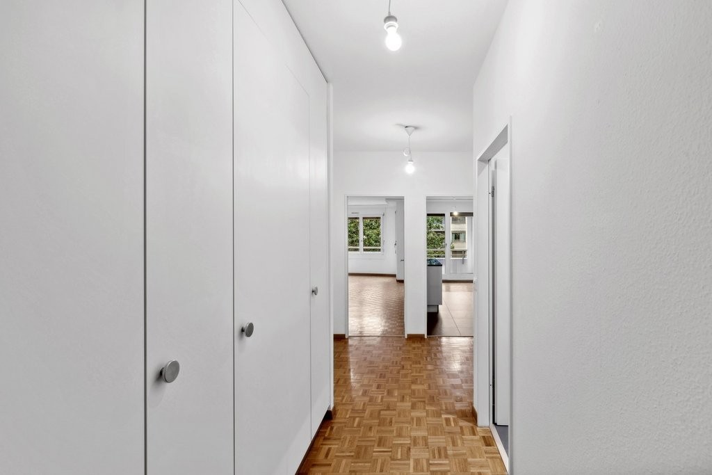 6 rooms apartment