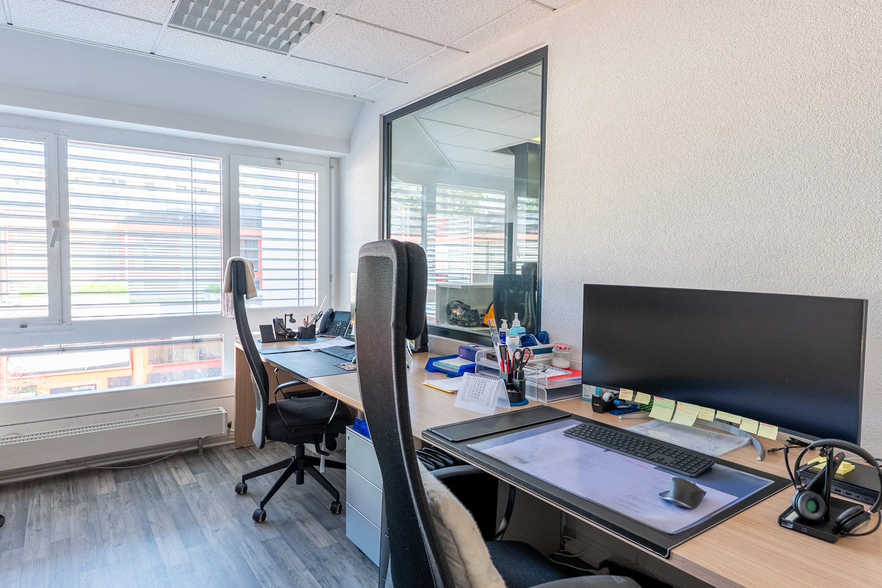 188m² office