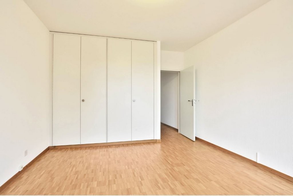 5 rooms apartment
