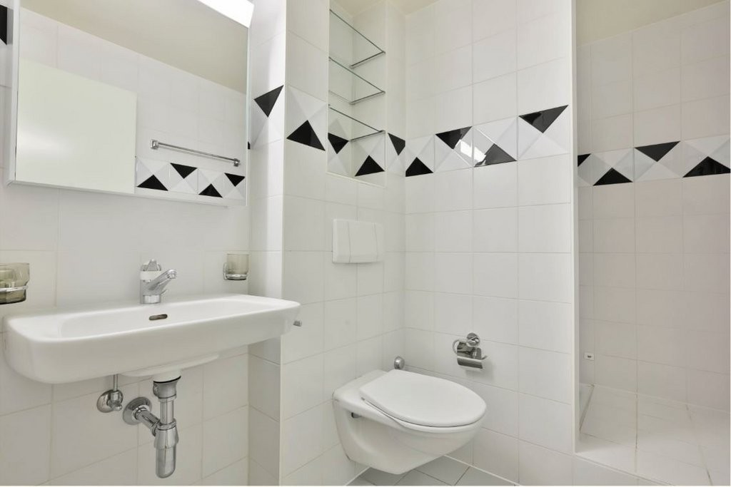5 rooms apartment