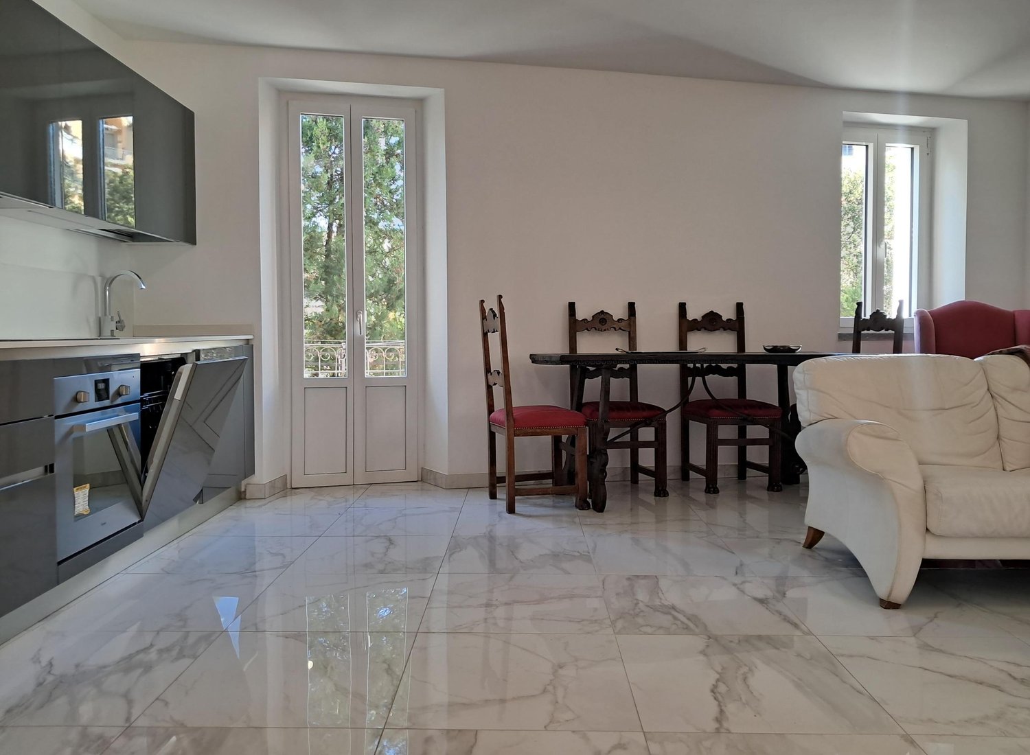 2 ½ Zimmer möblierte Wohnung