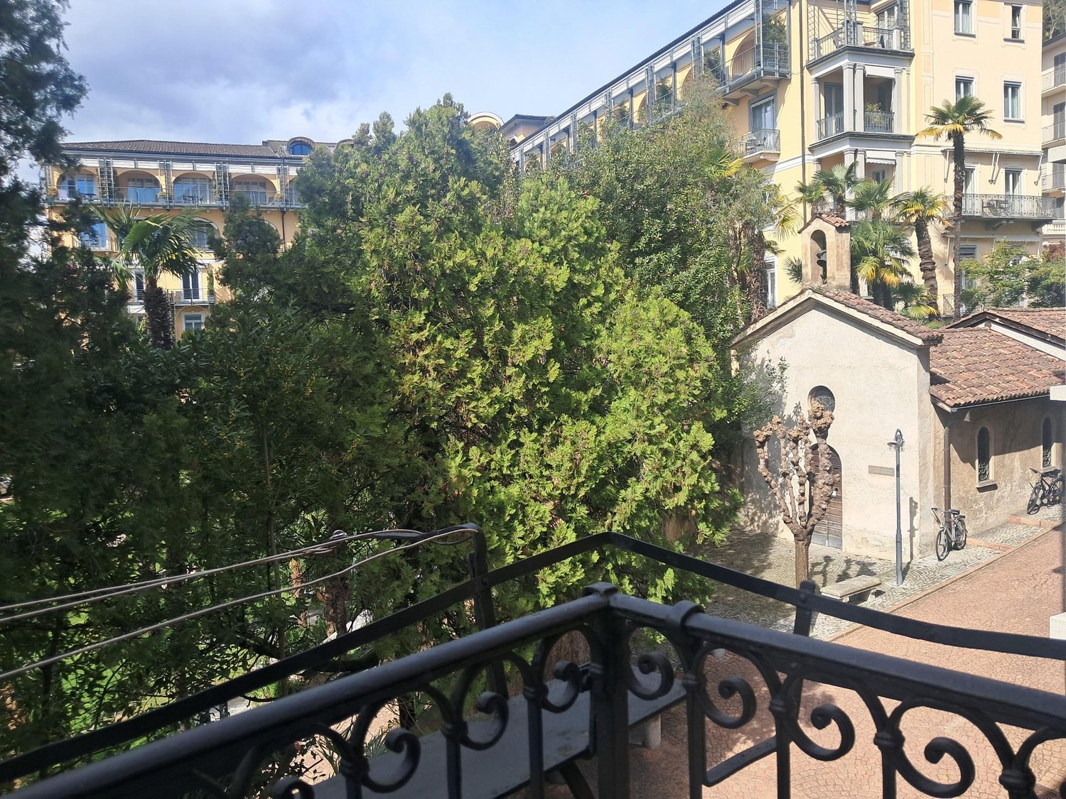 2 ½ Zimmer möblierte Wohnung