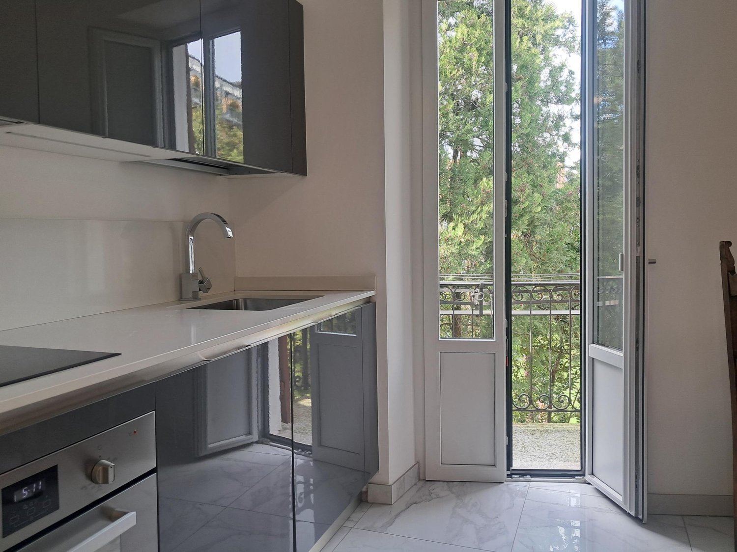 2 ½ Zimmer möblierte Wohnung