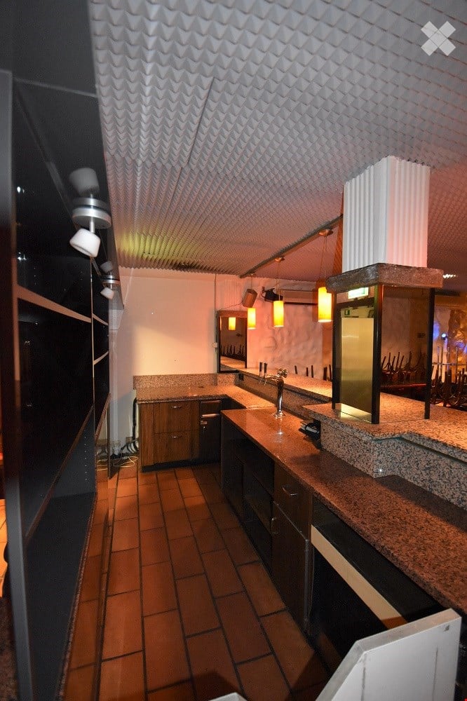 145m² commercial