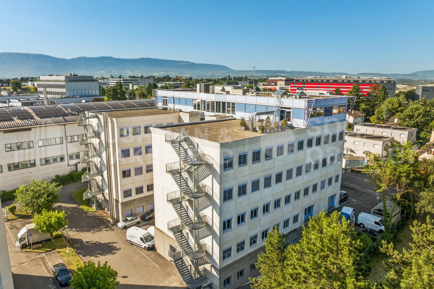 461m² commerciale