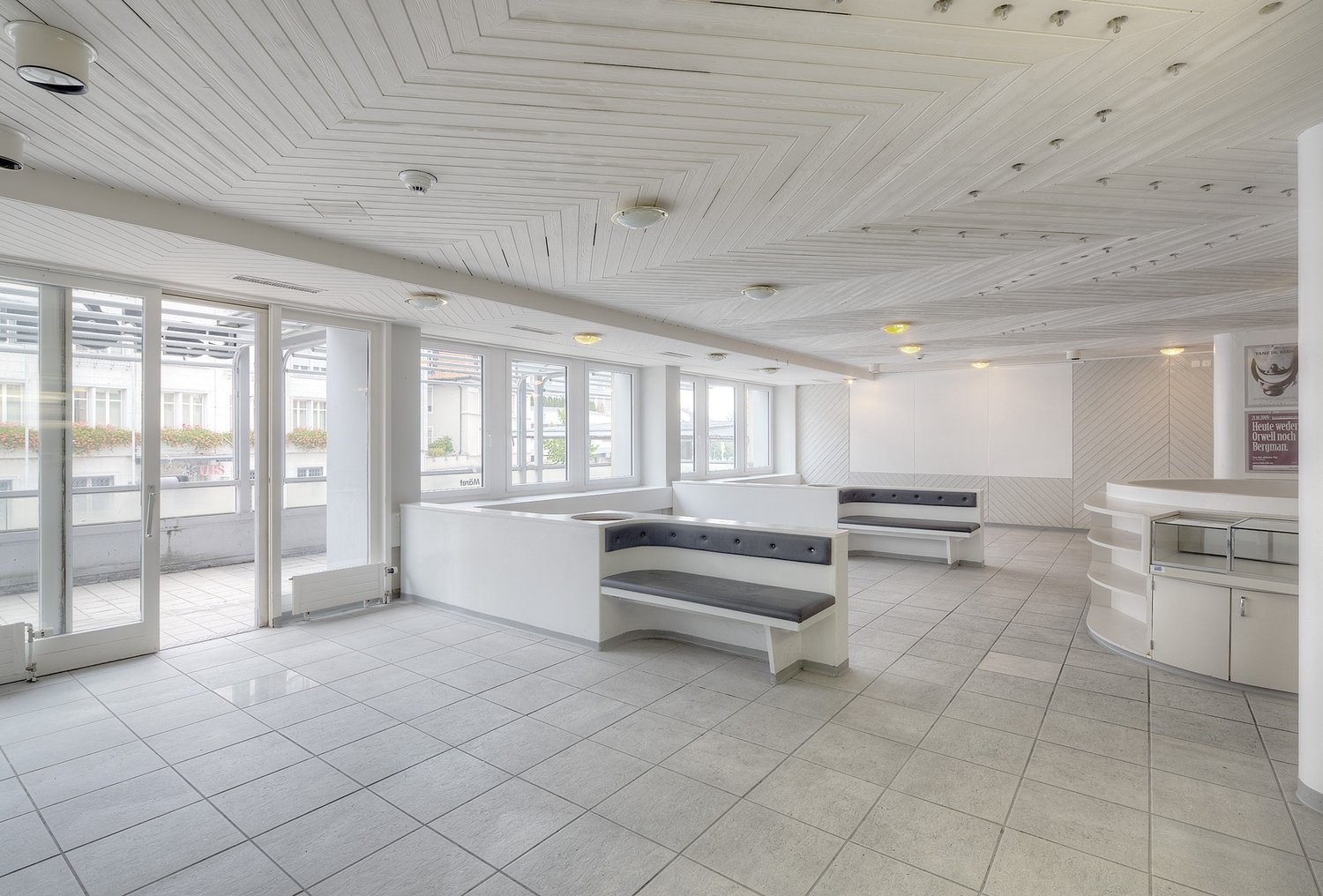 130m² office